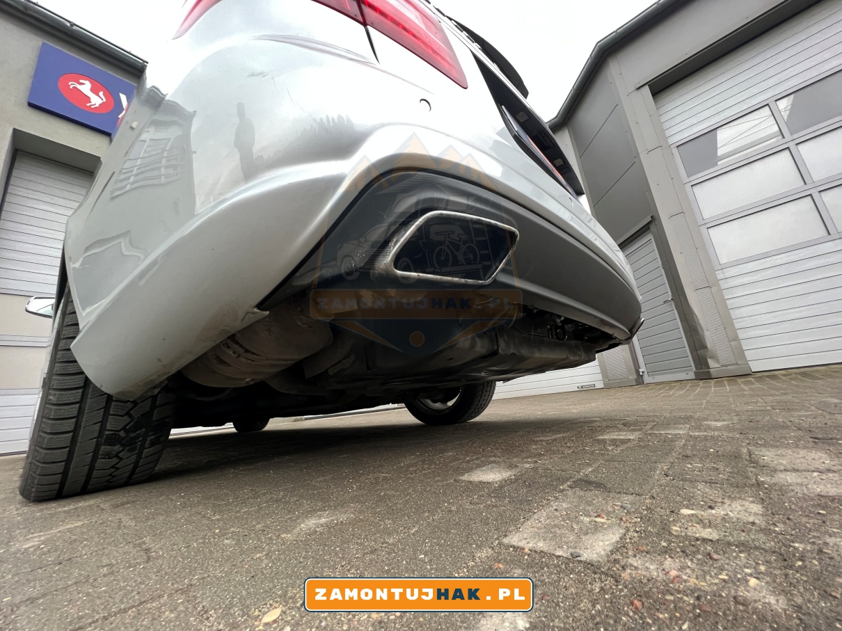 Mercedes E-Class W212 z AMG pakietem i hakiem holowniczym Westfalia A40V - styl i funkcjonalność w jednym